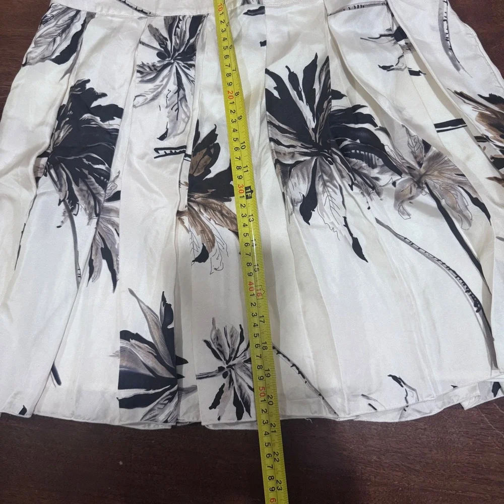 White House Black Market Silk‎ Pleated Tropical Leaf Print Mini Skirt Cream Sz 0 - Picture 7 of 7